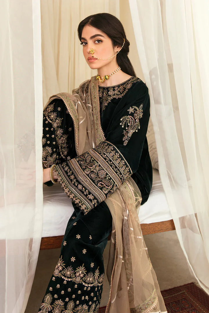 Baroque | Jahanara Luxury Velvet 23 | UF-249 - Hoorain Designer Wear - Pakistani Ladies Branded Stitched Clothes in United Kingdom, United states, CA and Australia