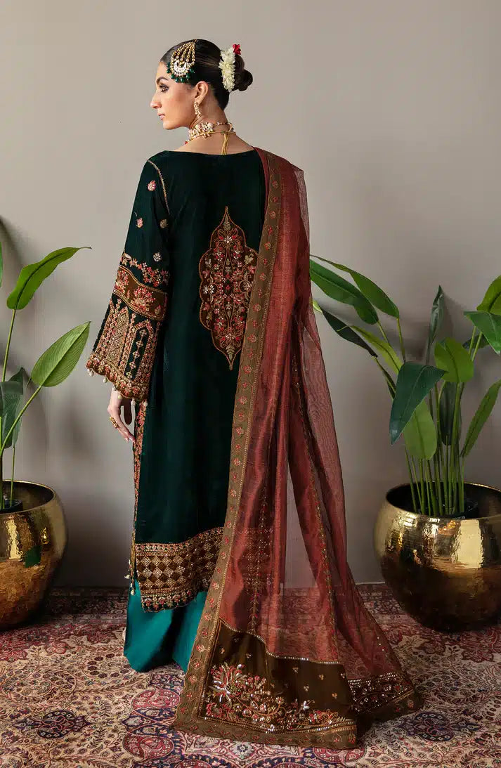 Emaan Adeel | Makhmal Velvet Edition 23 | MK-06 VERSHA - Hoorain Designer Wear - Pakistani Ladies Branded Stitched Clothes in United Kingdom, United states, CA and Australia