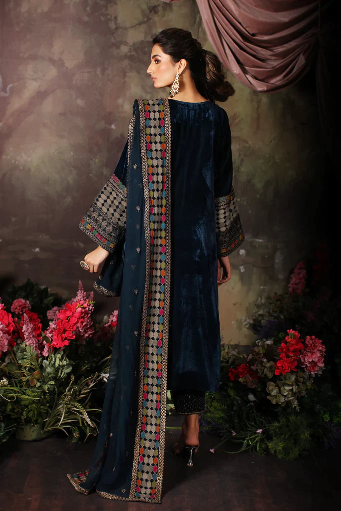 Charizma | Signora Velvet 23 | CVT3-05 - Hoorain Designer Wear - Pakistani Ladies Branded Stitched Clothes in United Kingdom, United states, CA and Australia