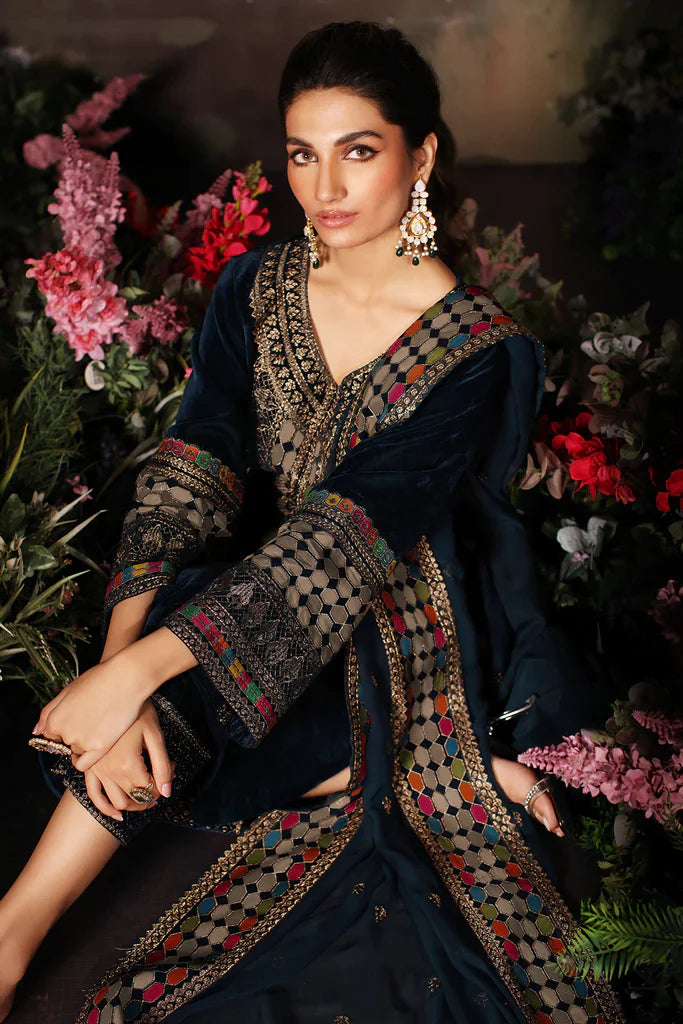 Charizma | Signora Velvet 23 | CVT3-05 - Hoorain Designer Wear - Pakistani Ladies Branded Stitched Clothes in United Kingdom, United states, CA and Australia