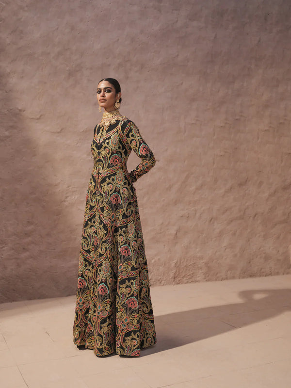 Erum Khan | Shab Siyah 23 | Marvi - Hoorain Designer Wear - Pakistani Ladies Branded Stitched Clothes in United Kingdom, United states, CA and Australia