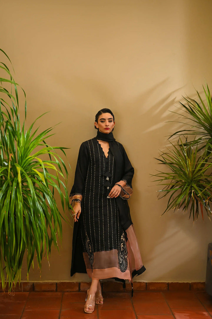 Hue Pret | Leilah Formals 23 | Dew - Hoorain Designer Wear - Pakistani Ladies Branded Stitched Clothes in United Kingdom, United states, CA and Australia