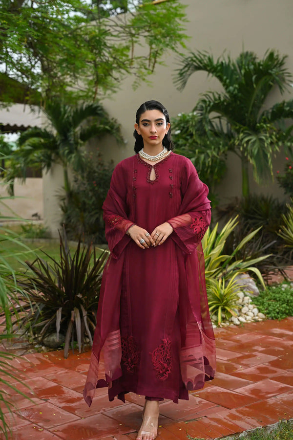 Hue Pret | Leilah Formals 23 | Crimson - Hoorain Designer Wear - Pakistani Ladies Branded Stitched Clothes in United Kingdom, United states, CA and Australia