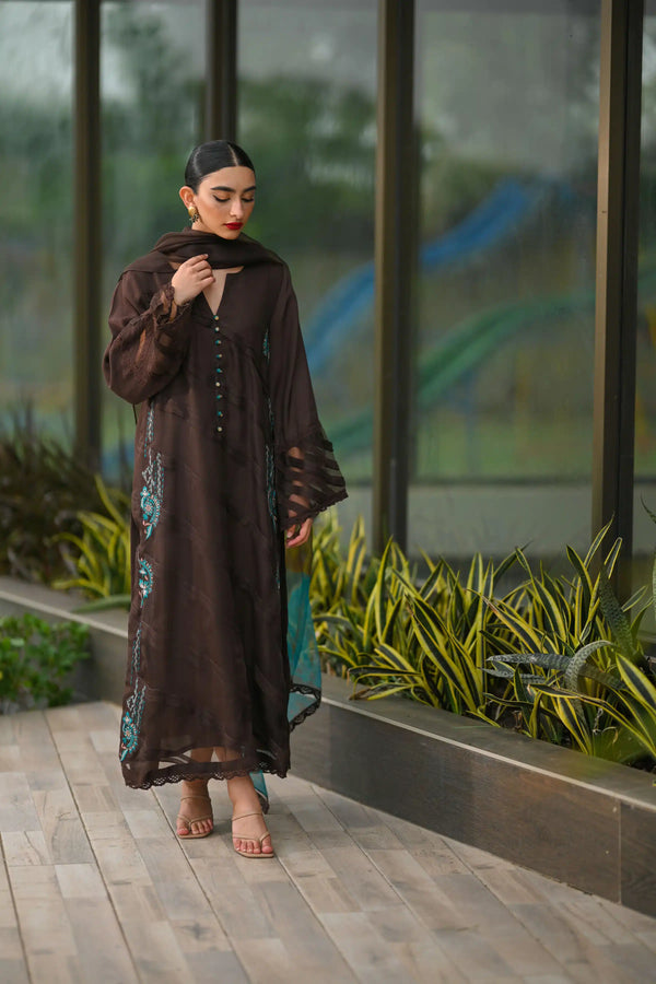 Hue Pret | Leilah Formals 23 | Sahara - Hoorain Designer Wear - Pakistani Ladies Branded Stitched Clothes in United Kingdom, United states, CA and Australia