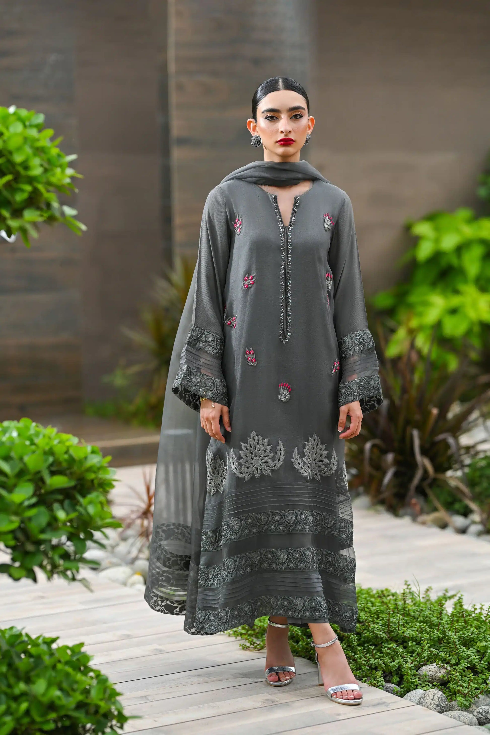 Hue Pret | Leilah Formals 23 | Zephyr - Pakistani Clothes for women, in United Kingdom and United States