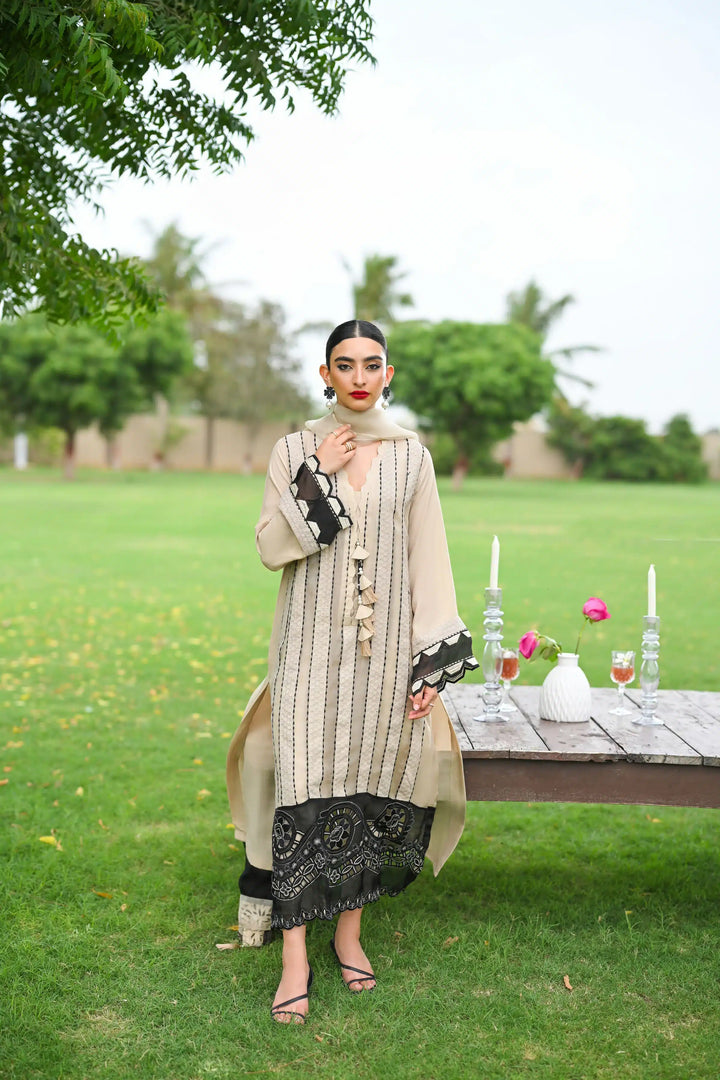 Hue Pret | Leilah Formals 23 | Carnation - Pakistani Clothes for women, in United Kingdom and United States