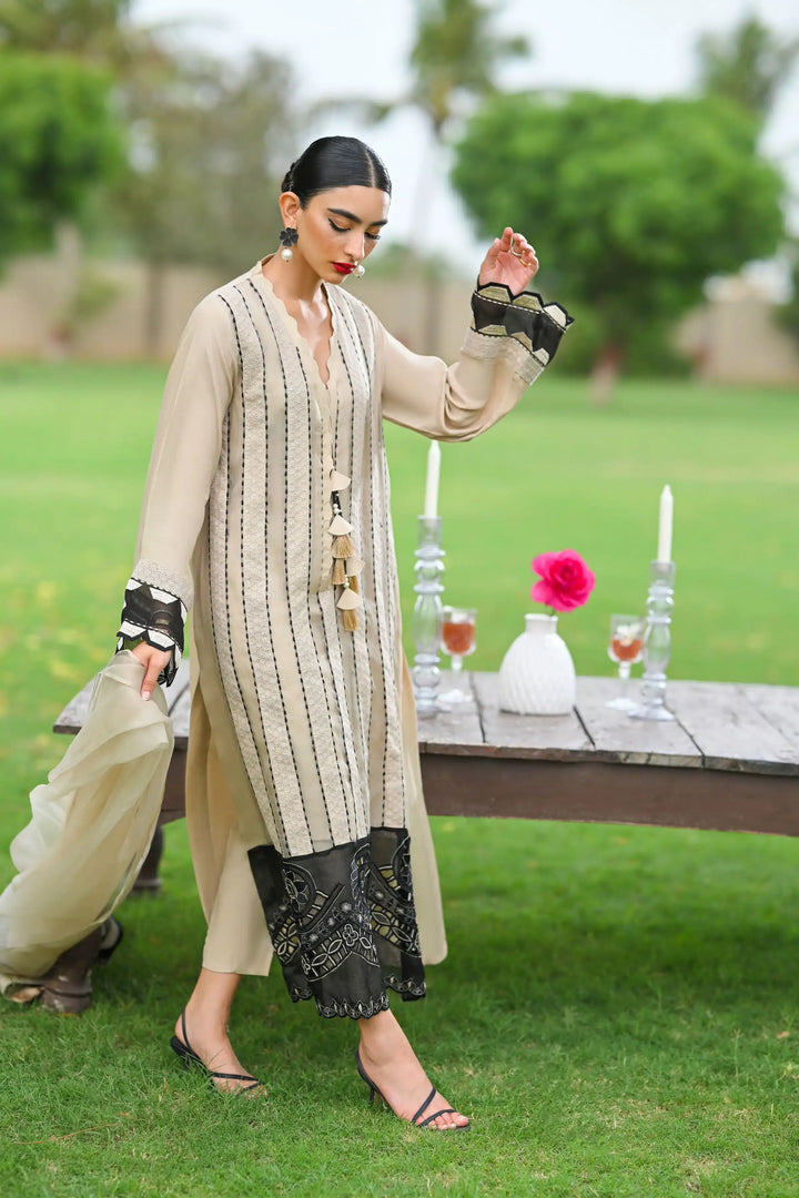 Hue Pret | Leilah Formals 23 | Carnation - Pakistani Clothes for women, in United Kingdom and United States