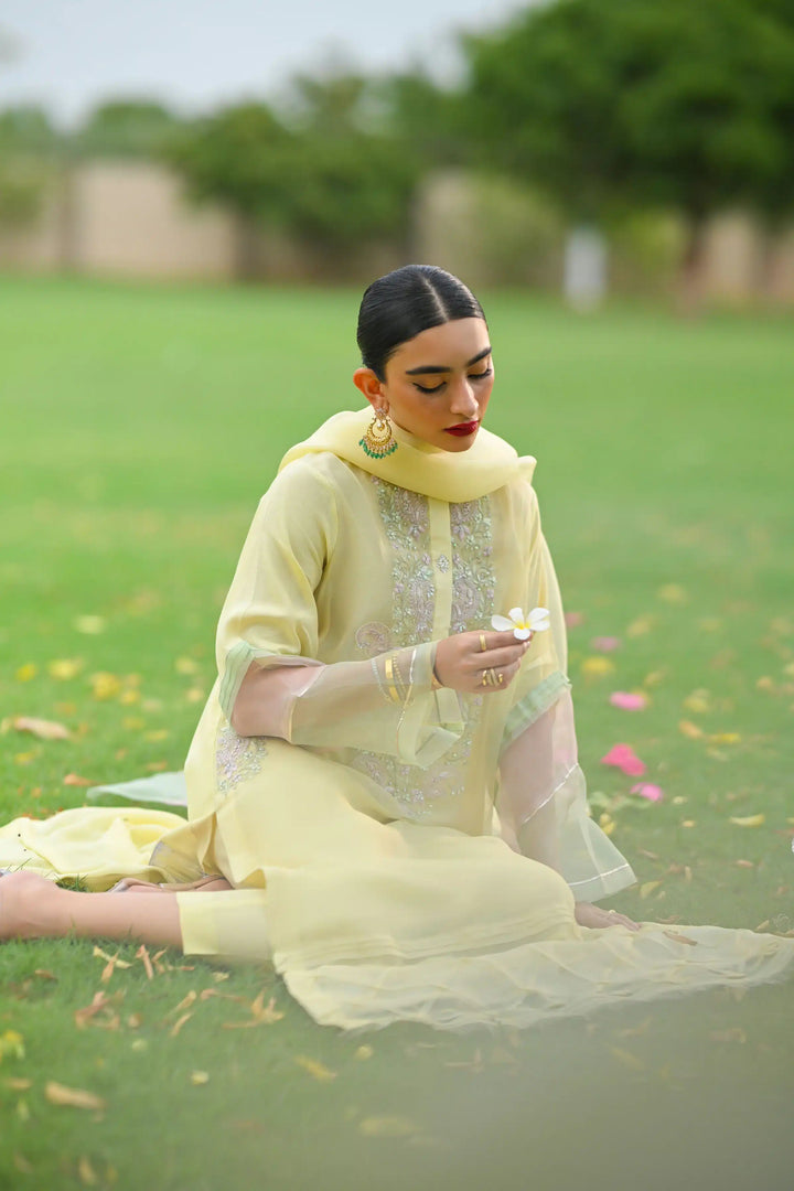 Hue Pret | Leilah Formals 23 | Tulip - Hoorain Designer Wear - Pakistani Ladies Branded Stitched Clothes in United Kingdom, United states, CA and Australia
