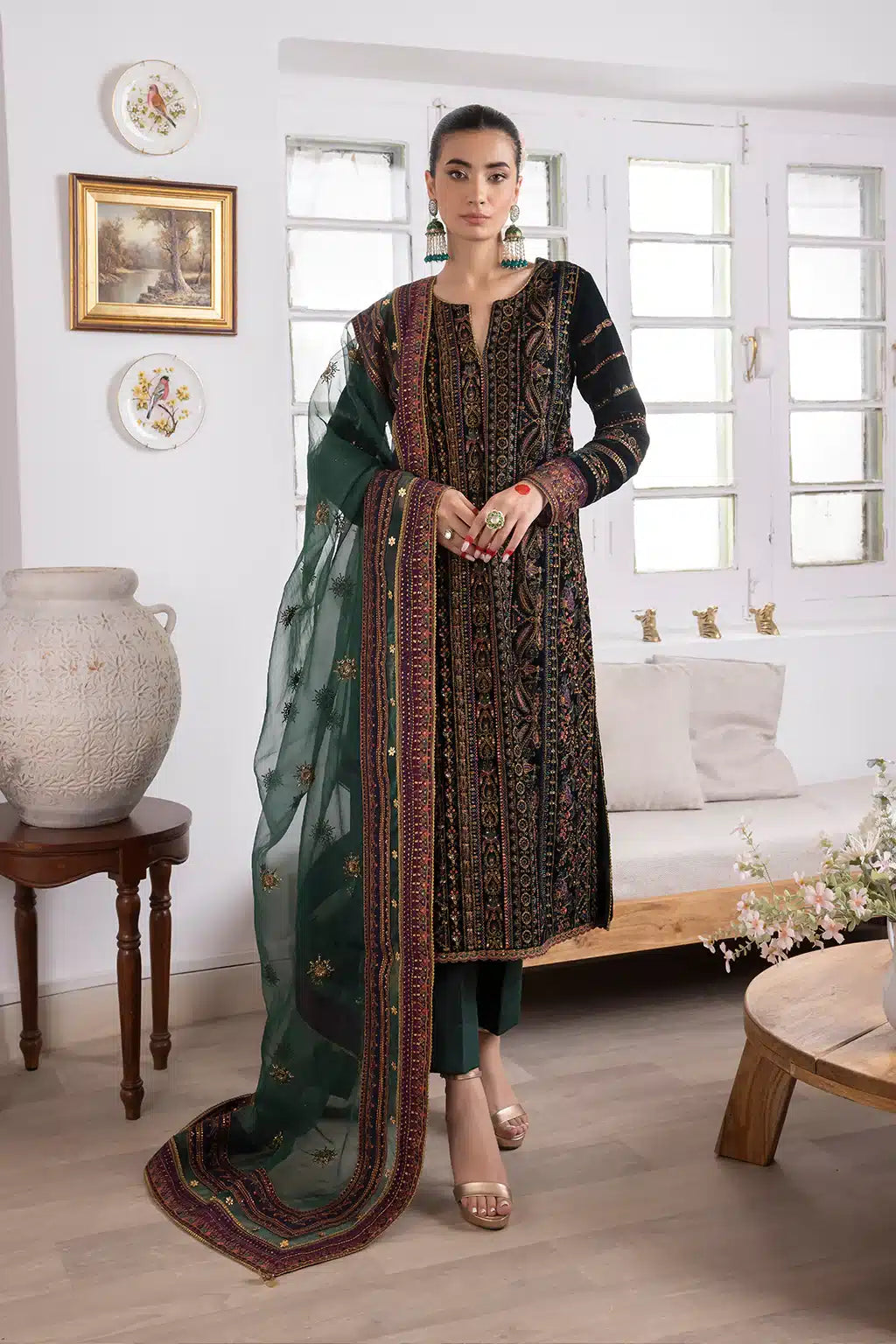 Iznik | Festive Velvet 23 | IV-22 HUSHAIMA - Pakistani Clothes for women, in United Kingdom and United States