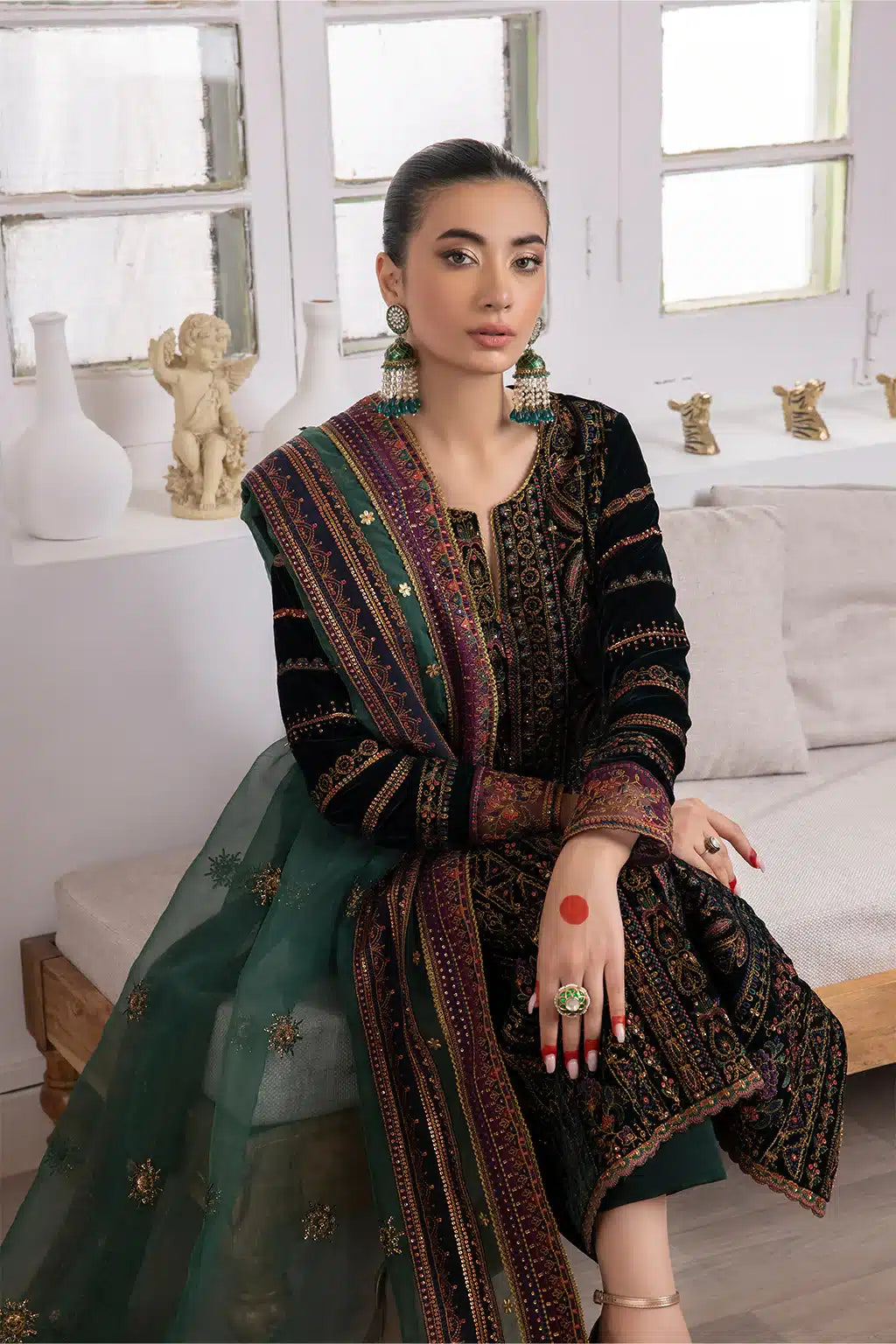 Iznik | Festive Velvet 23 | IV-22 HUSHAIMA - Pakistani Clothes for women, in United Kingdom and United States