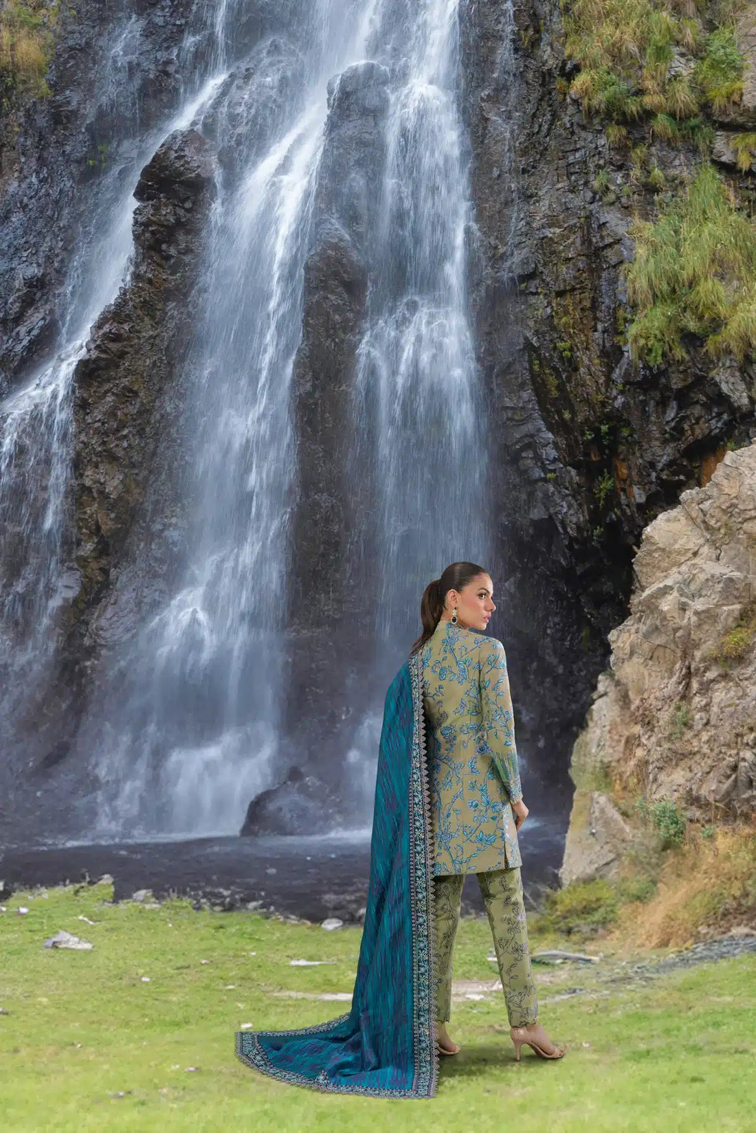 Sable Vogue | Winter 23 |  SWC-02-23 - Pakistani Clothes for women, in United Kingdom and United States