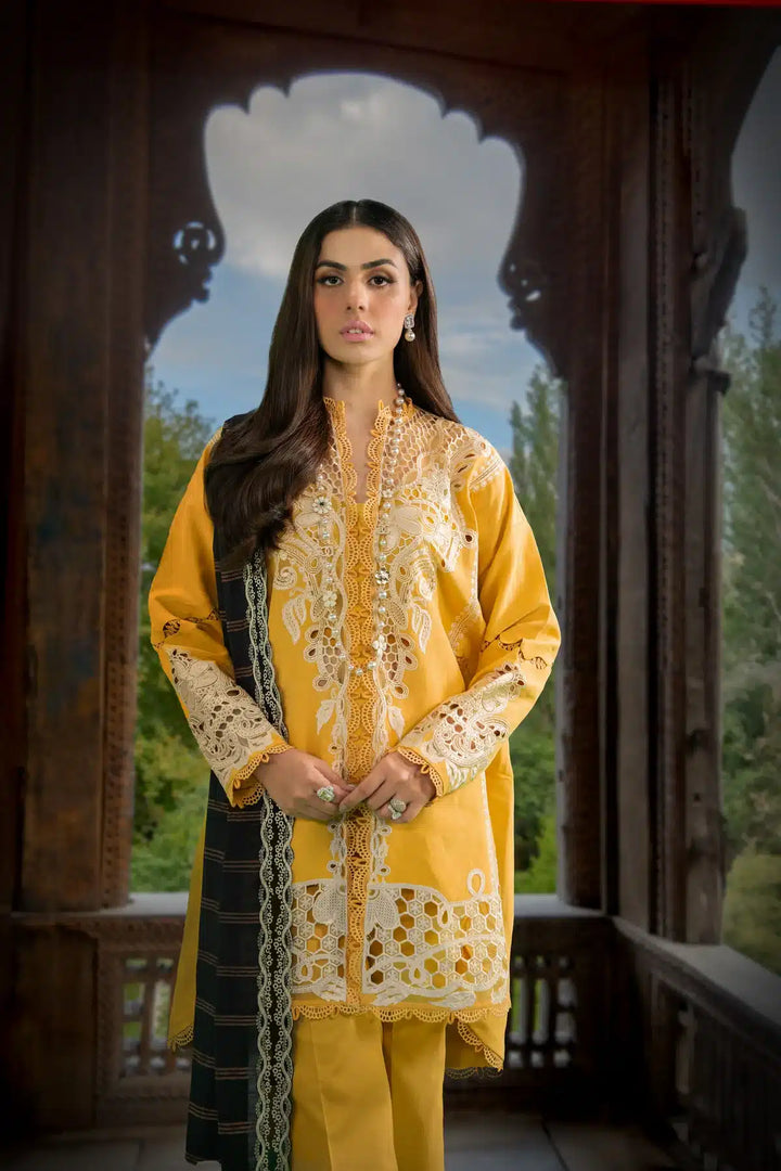 Sable Vogue | Winter 23 | SWC-05-23 - Hoorain Designer Wear - Pakistani Ladies Branded Stitched Clothes in United Kingdom, United states, CA and Australia