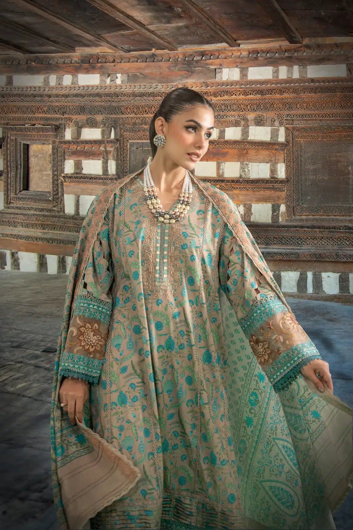 Sable Vogue | Winter 23 | SWC-10-23 - Pakistani Clothes for women, in United Kingdom and United States