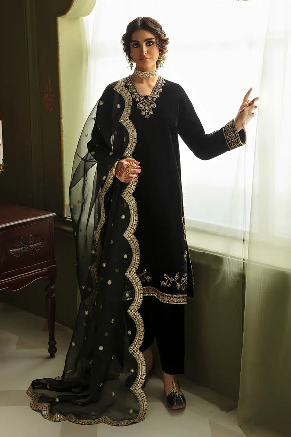 Baroque | Jahanara Luxury Velvet 23 | UF-462 - Hoorain Designer Wear - Pakistani Ladies Branded Stitched Clothes in United Kingdom, United states, CA and Australia