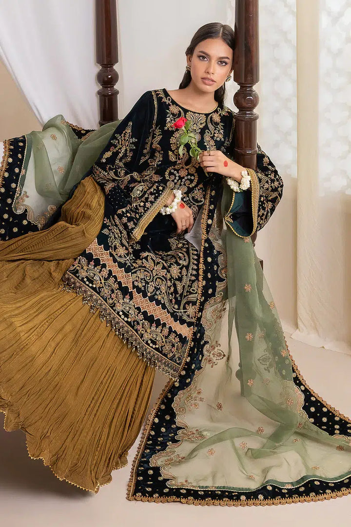 Baroque | Jahanara Luxury Velvet 23 | UF-423 - Hoorain Designer Wear - Pakistani Ladies Branded Stitched Clothes in United Kingdom, United states, CA and Australia