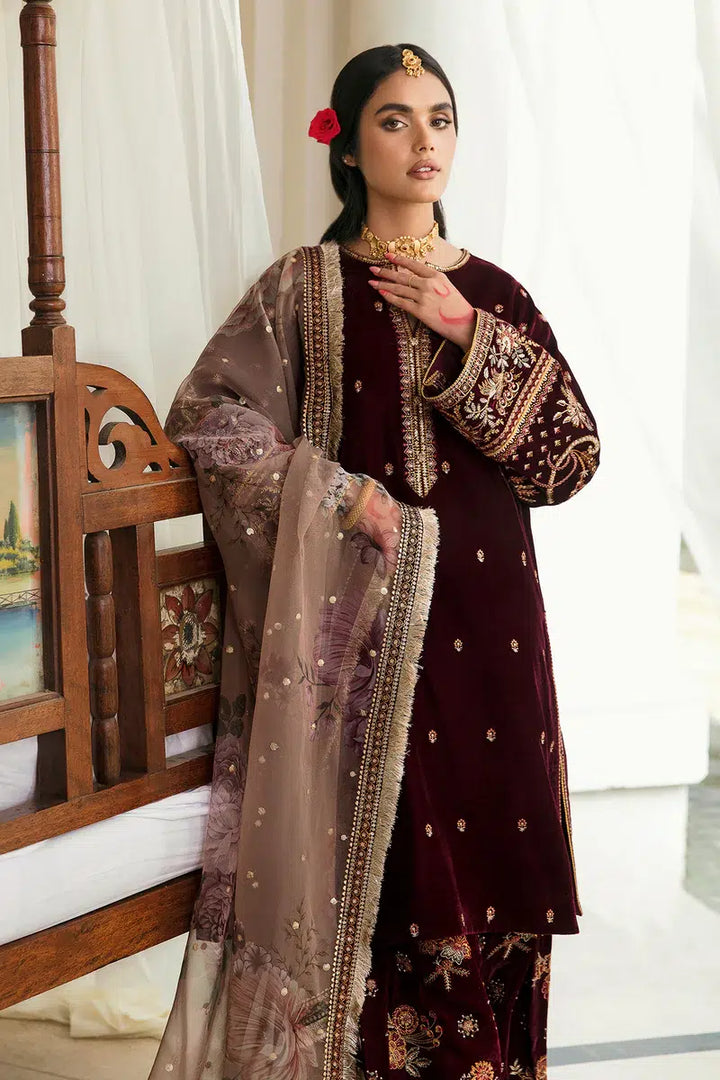 Baroque | Jahanara Luxury Velvet 23 | UF-250 - Hoorain Designer Wear - Pakistani Ladies Branded Stitched Clothes in United Kingdom, United states, CA and Australia
