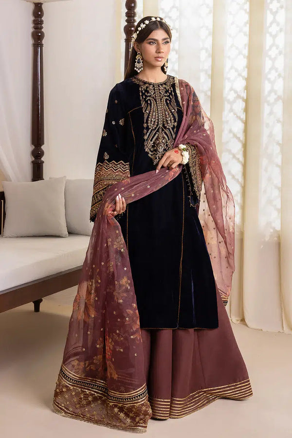 Baroque | Jahanara Luxury Velvet 23 | UF-424 - Hoorain Designer Wear - Pakistani Ladies Branded Stitched Clothes in United Kingdom, United states, CA and Australia