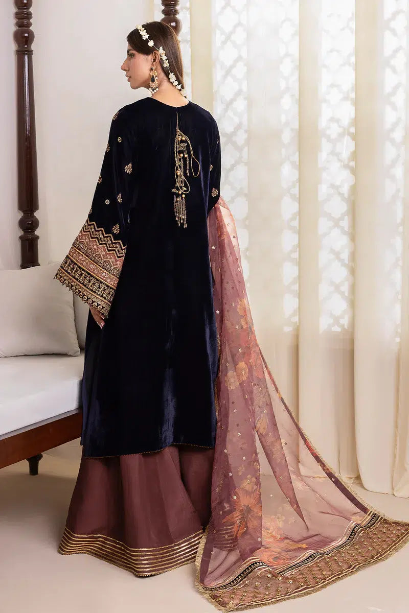 Baroque | Jahanara Luxury Velvet 23 | UF-424 - Pakistani Clothes for women, in United Kingdom and United States