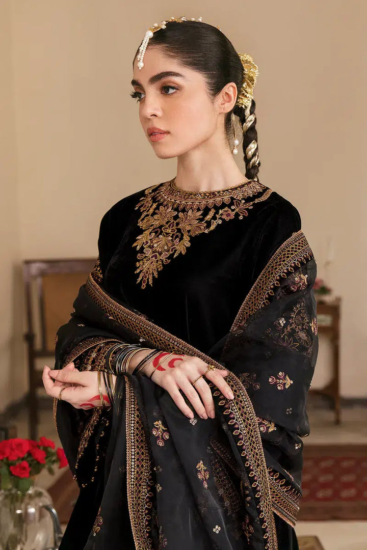 Baroque | Jahanara Luxury Velvet 23 | UF-253 - Hoorain Designer Wear - Pakistani Ladies Branded Stitched Clothes in United Kingdom, United states, CA and Australia