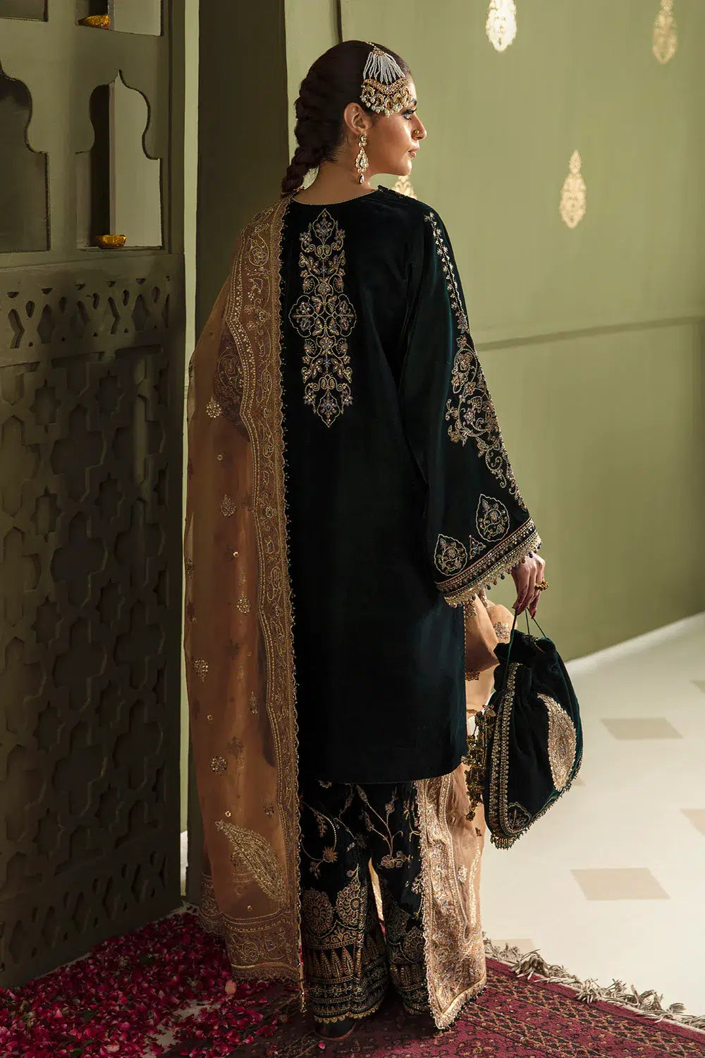 Baroque | Jahanara Luxury Velvet 23 | UF-464 - Pakistani Clothes for women, in United Kingdom and United States