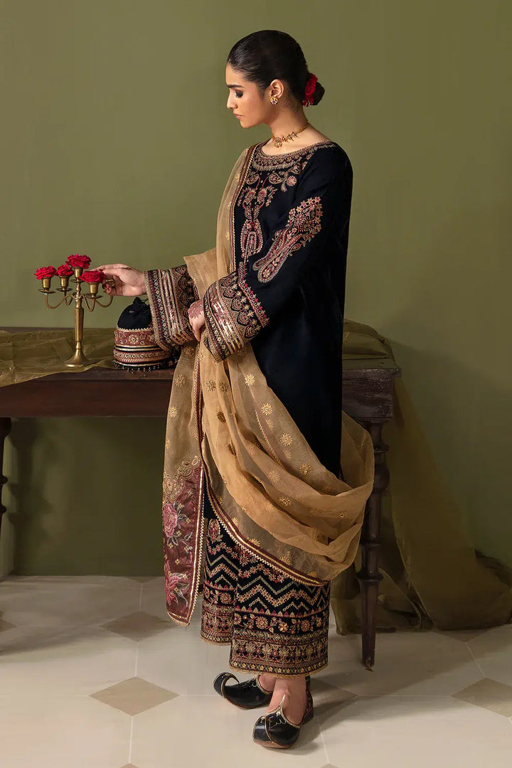 Baroque | Jahanara Luxury Velvet 23 | UF-469 - Hoorain Designer Wear - Pakistani Ladies Branded Stitched Clothes in United Kingdom, United states, CA and Australia