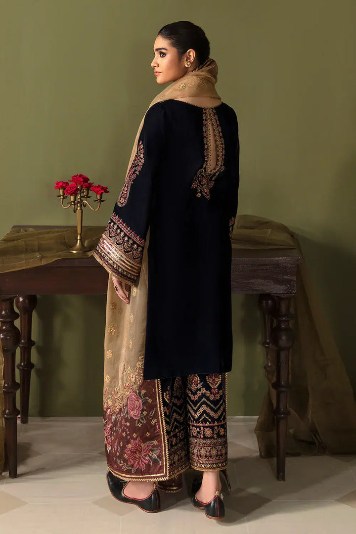 Baroque | Jahanara Luxury Velvet 23 | UF-469 - Hoorain Designer Wear - Pakistani Ladies Branded Stitched Clothes in United Kingdom, United states, CA and Australia