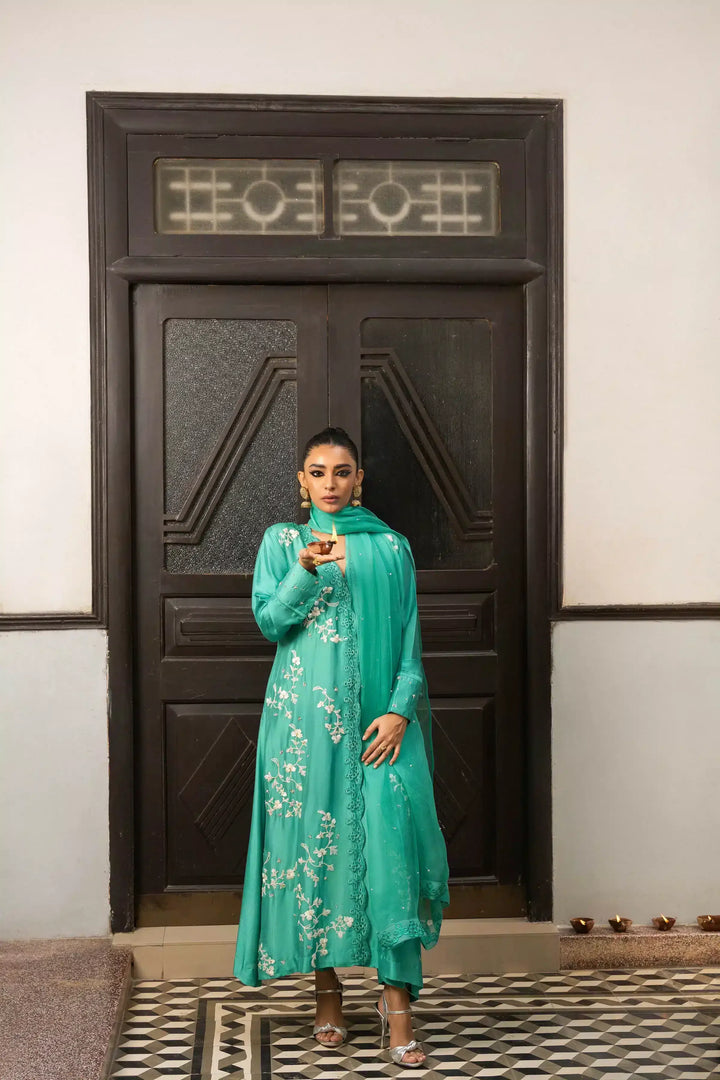 Hue Pret | Arth Festive 23 | Alyana - Hoorain Designer Wear - Pakistani Ladies Branded Stitched Clothes in United Kingdom, United states, CA and Australia
