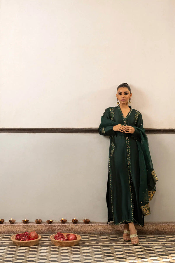 Hue Pret | Arth Festive 23 | Eshal - Hoorain Designer Wear - Pakistani Ladies Branded Stitched Clothes in United Kingdom, United states, CA and Australia