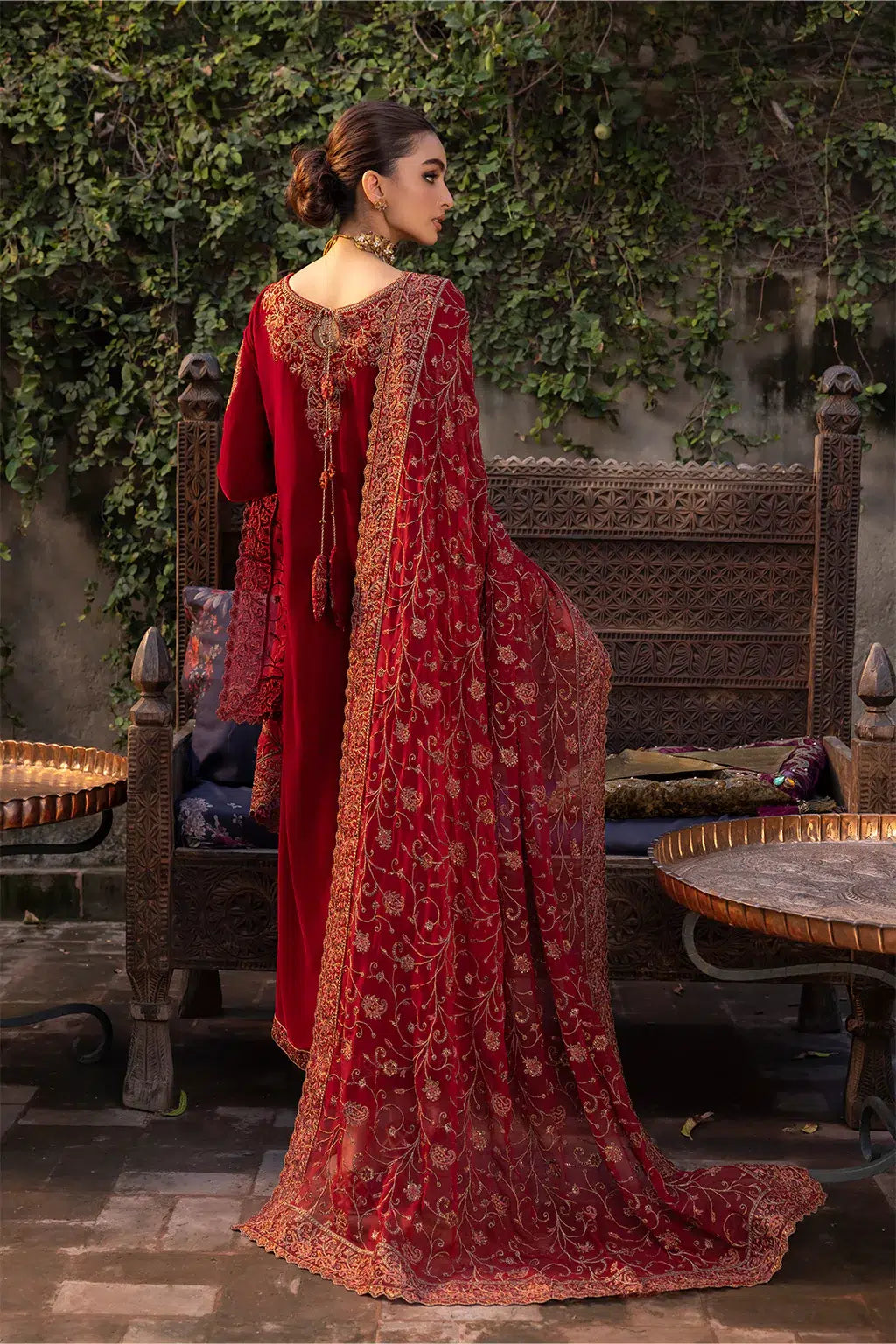 Iznik | Festive Velvet 23 | IV-37 MANIJEH - Pakistani Clothes for women, in United Kingdom and United States