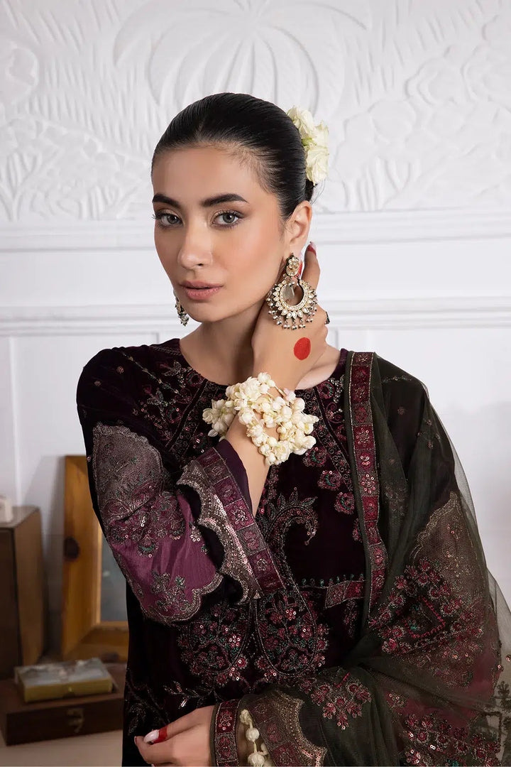 Iznik | Festive Velvet 23 | IV-30 AZITAH - Hoorain Designer Wear - Pakistani Ladies Branded Stitched Clothes in United Kingdom, United states, CA and Australia