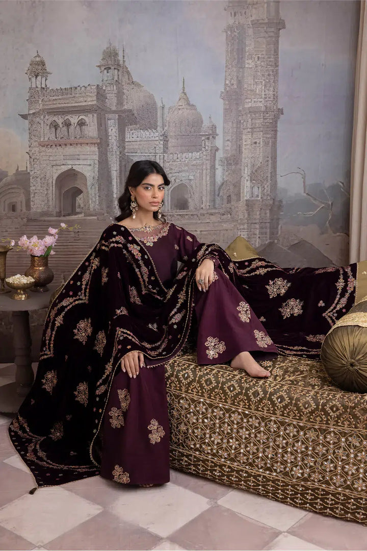 Iznik | Festive Velvet 23 | IV-32 ZARIN - Hoorain Designer Wear - Pakistani Ladies Branded Stitched Clothes in United Kingdom, United states, CA and Australia