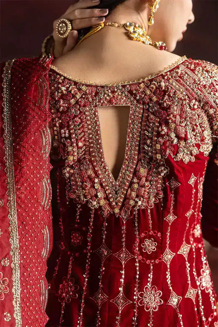Mushq | Niloufer Velvet Edit 23 | Farah - Hoorain Designer Wear - Pakistani Ladies Branded Stitched Clothes in United Kingdom, United states, CA and Australia