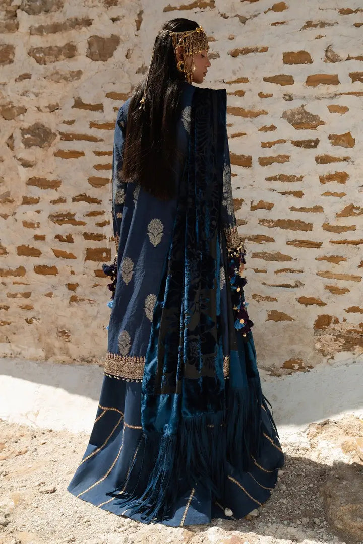 Sana Safinaz | Winter Luxury 23 | S231-001B-DF - Hoorain Designer Wear - Pakistani Ladies Branded Stitched Clothes in United Kingdom, United states, CA and Australia