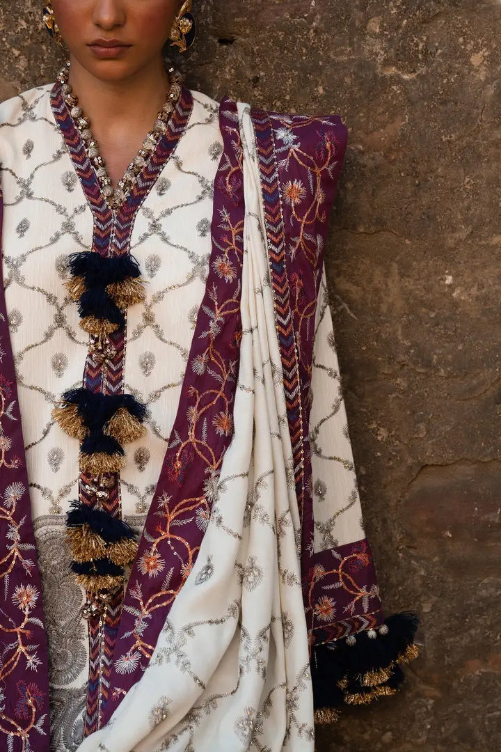 Sana Safinaz | Winter Luxury 23 | S231-005A-CP - Hoorain Designer Wear - Pakistani Ladies Branded Stitched Clothes in United Kingdom, United states, CA and Australia