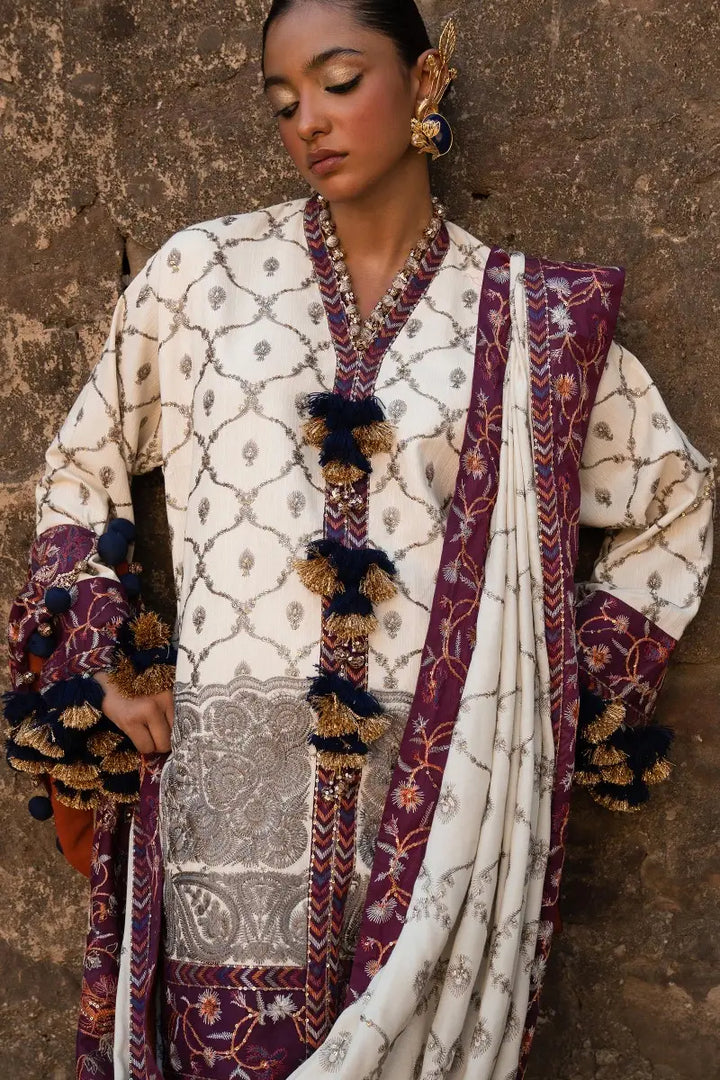 Sana Safinaz | Winter Luxury 23 | S231-005A-CP - Hoorain Designer Wear - Pakistani Ladies Branded Stitched Clothes in United Kingdom, United states, CA and Australia