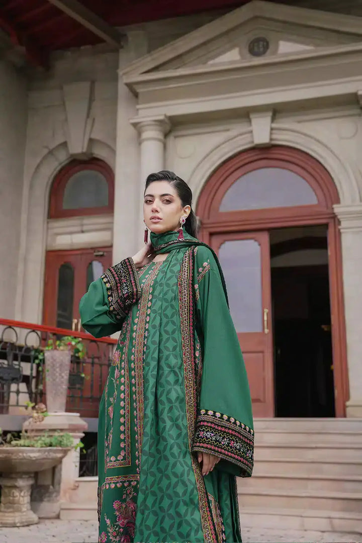 Saira Rizwan | Winter 23 | ISMAT SR-01 - Hoorain Designer Wear - Pakistani Ladies Branded Stitched Clothes in United Kingdom, United states, CA and Australia