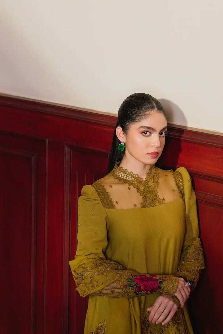 Saira Rizwan | Winter 23 | INAYA SR-03 - Hoorain Designer Wear - Pakistani Ladies Branded Stitched Clothes in United Kingdom, United states, CA and Australia