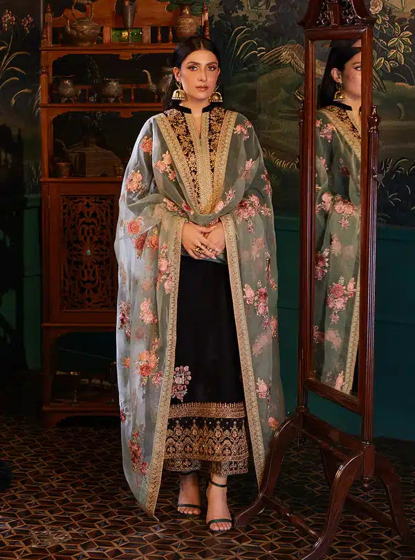 Zainab Chottani | Luxury Velvet Collection 23 | Andleep - Hoorain Designer Wear - Pakistani Ladies Branded Stitched Clothes in United Kingdom, United states, CA and Australia
