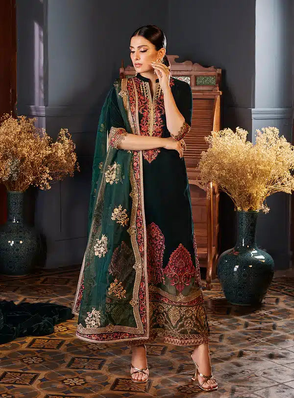 Zainab Chottani | Luxury Velvet Collection 23 | Zelena - Hoorain Designer Wear - Pakistani Ladies Branded Stitched Clothes in United Kingdom, United states, CA and Australia